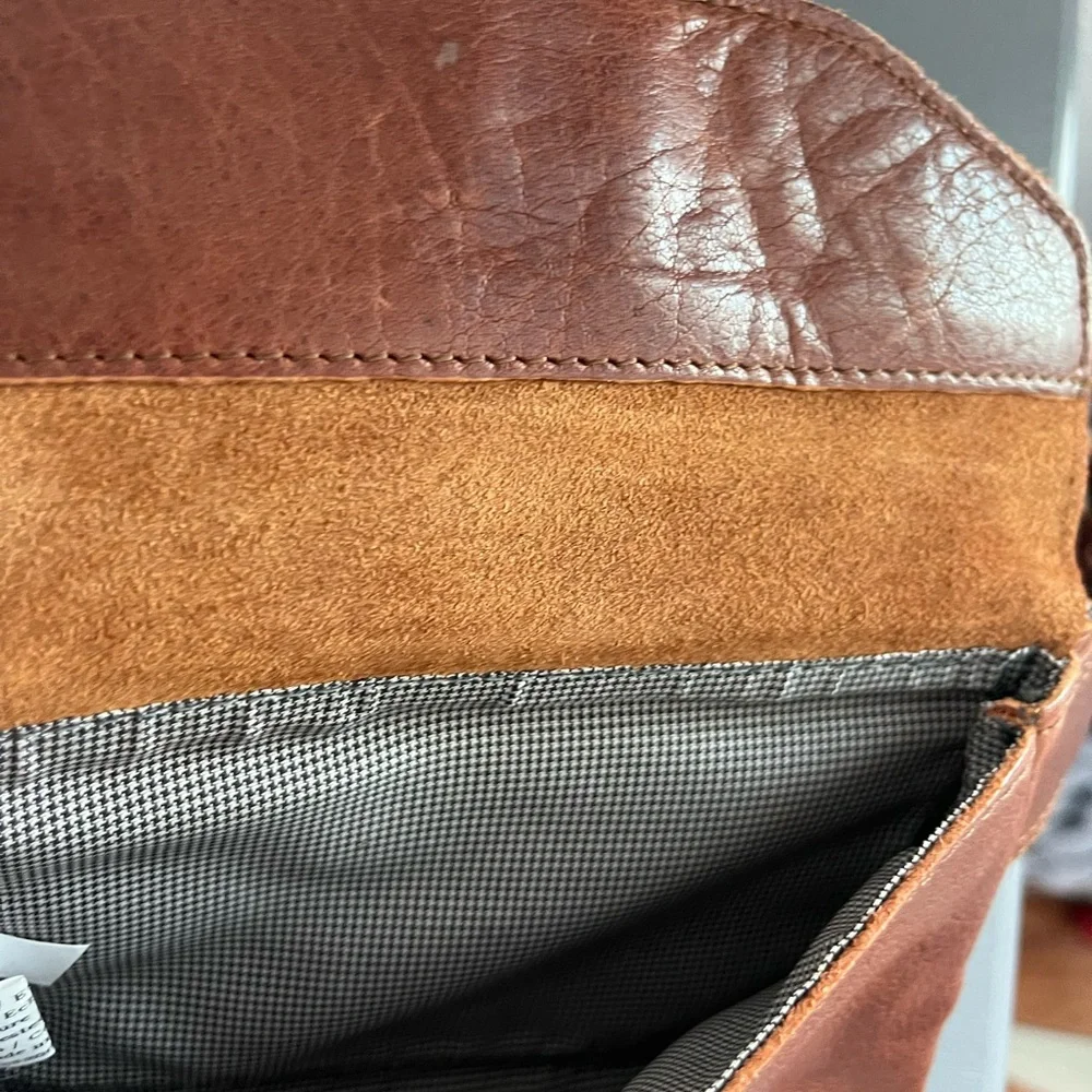 Spike & Sparrow Genuine Leather Brown Belt Bag - Picture 4 of 8